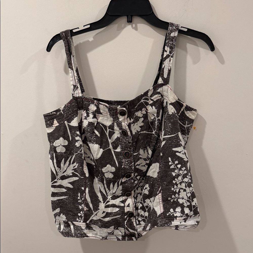 HD in Paris Black and White Floral Crop Top